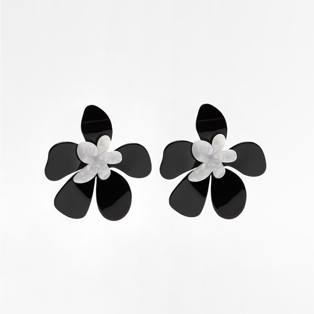 Oversized flower earrings A227